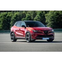 Alfa Romeo Junior Elettrica 54 kWh / Veloce