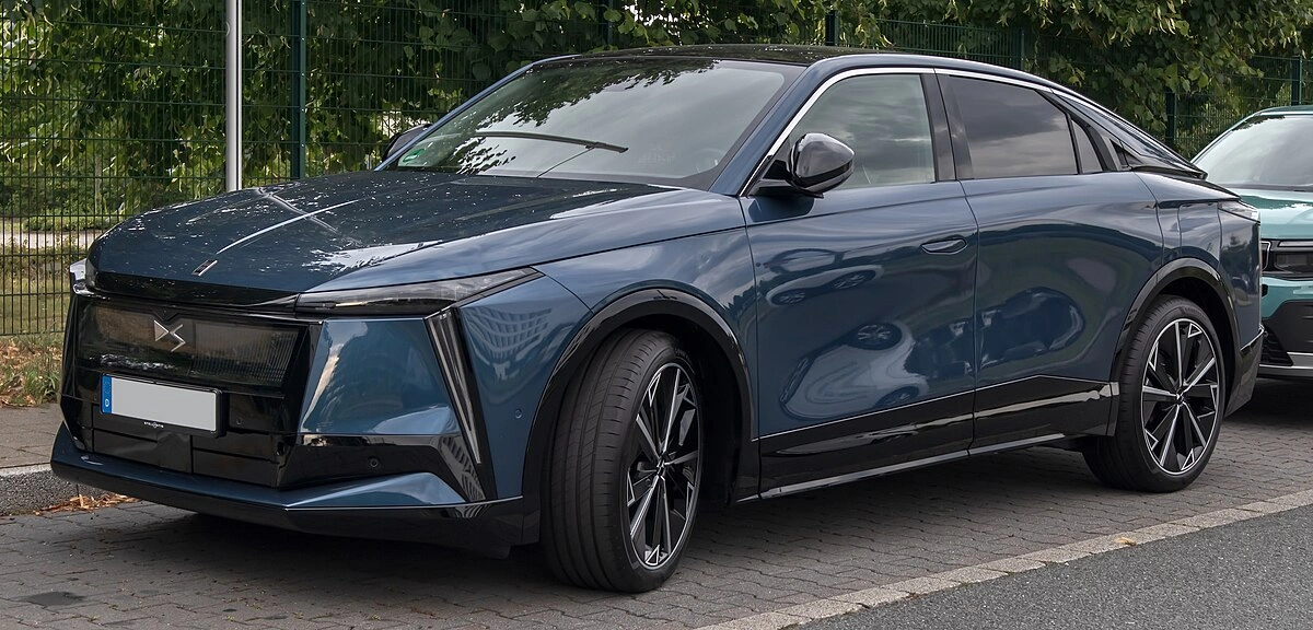 DS Automobiles N°8 AWD Long Range / FWD Long Range